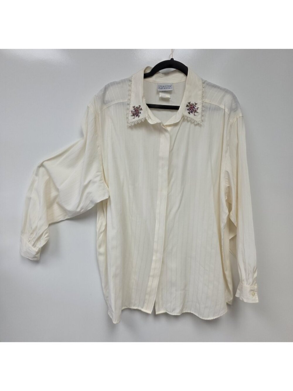 Jantzen Shirt Womens 2X White Stripe Embroidered Collar Button Top Long Sleeve